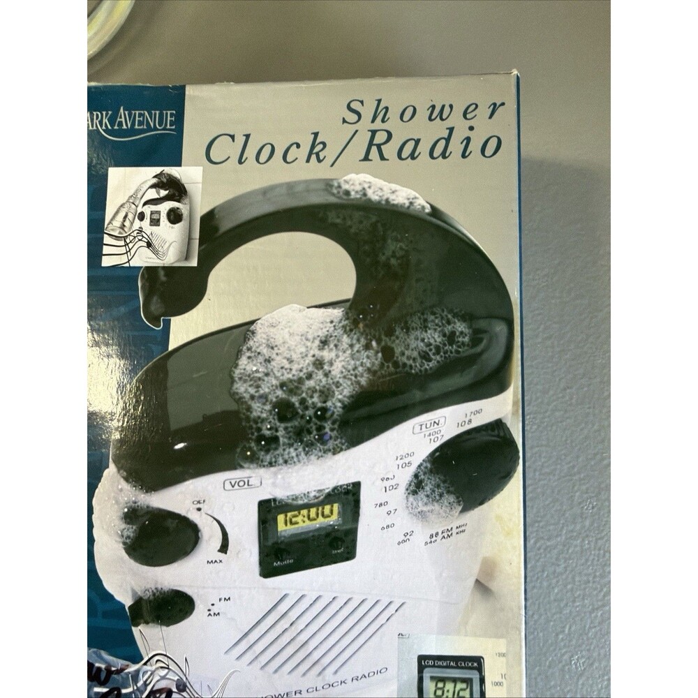 Park Avenue Shower Radio